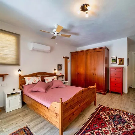 וילה Charming Large Villa. Ideal For Family Breaks גוג'ק