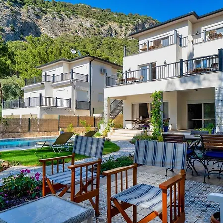 Charming Large Villa. Ideal For Family Breaks וילה גוג'ק