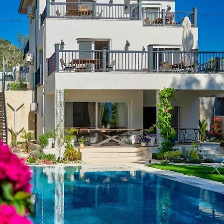 Charming Large Villa. Ideal For Family Breaks גוג'ק
