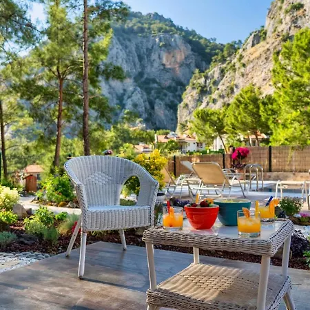 Charming Large Villa. Ideal For Family Breaks غوجيك